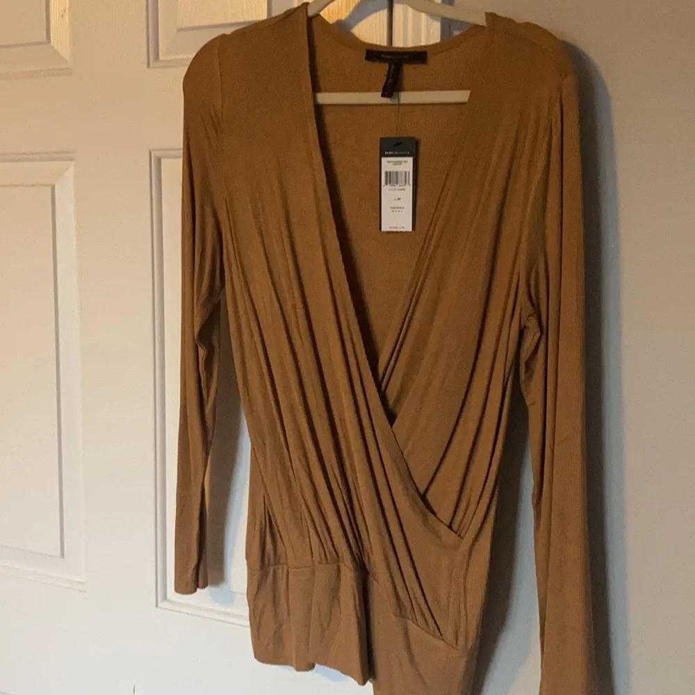 BCBG v neck shirt - Picture 3 of 3